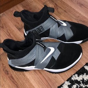 Lebron Soldier XII basketball shoes